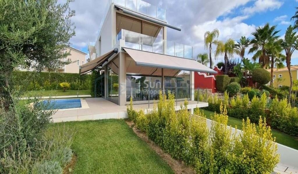 NEW CONTEMPORARY VILLA BESIDE VALE DO LOBO FOR SALE