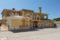 AMAZING VILLA IN VILAMOURA FOR SALE