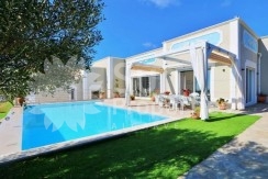 FANTASTIC VILLA W/COAST VIEWS NEAR ESTOI FOR SALE