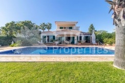 FANTASTIC VILLA LOCATED IN GRAMACHO GOLF RESORT FOR SALE