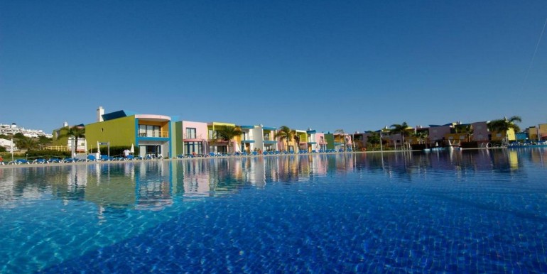 PISCINA 2