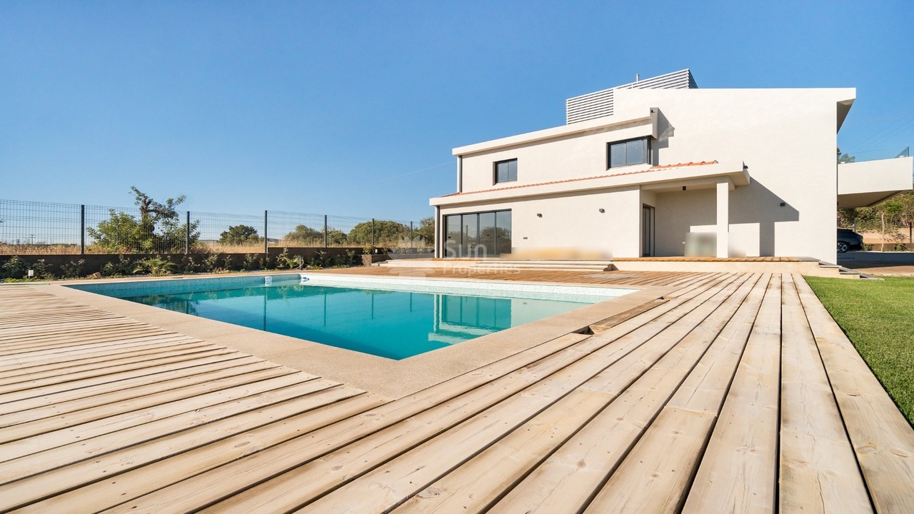 FANTASTIC VILLA NEAR VALE DO LOBO FOR SALE