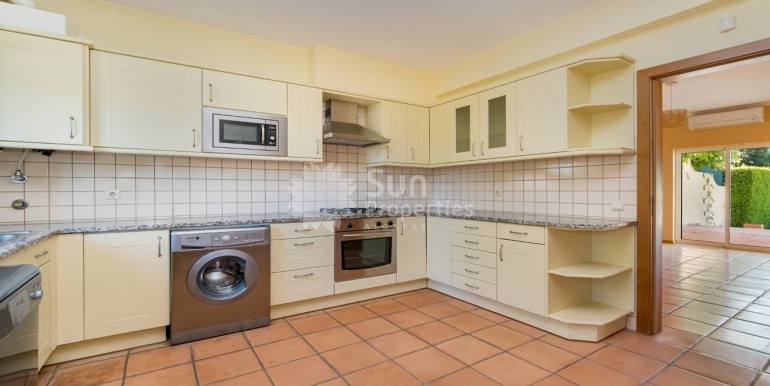 56332441-5daf-4c29-bc9f-fcaf8fb5c0f2