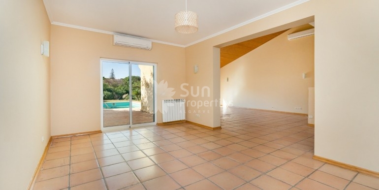 62cf71d2-4205-4b7a-afae-6dfc877f7549