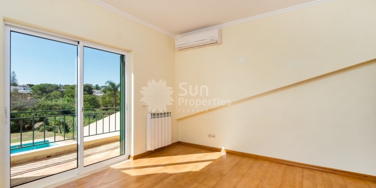 dc609652-6d17-43f7-a771-54a53cd106e0