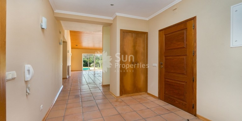 dc873eb8-1bb4-4936-af7b-7bc379d35759