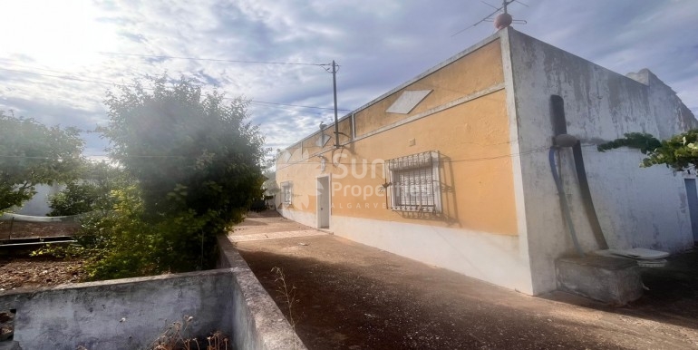 5ff9f400-2aa0-459e-8630-cbd3851c9d30