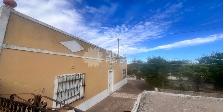 79b0f35e-3582-414a-8c0e-c31b85e9d217