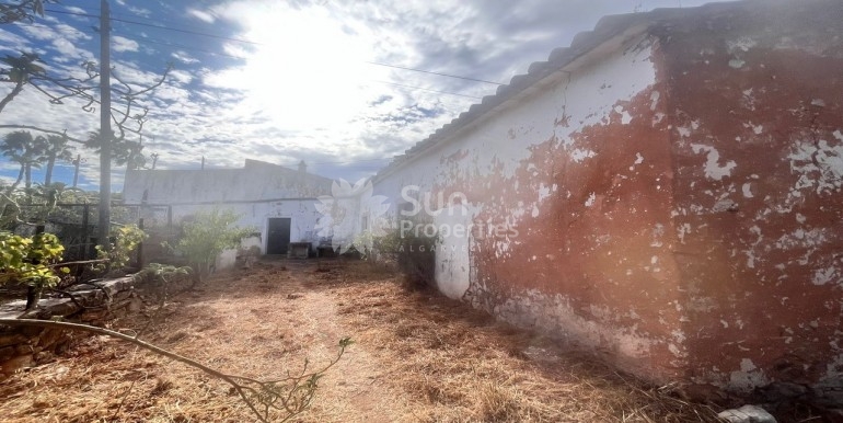 c6960ce2-0d6c-4a1b-b5ab-705e1138e38e