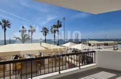 AMAZING FRONTLINE BEACH APARTMENT IN QUARTEIRA FOR SALE