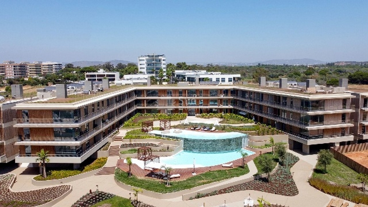 AMAZING BEACH APARTMENT IN QUARTEIRA FOR SALE